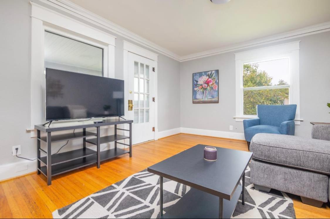 Spacious 2 Bedroom Home Near Ingersoll & Downtown Des Moines Exterior foto