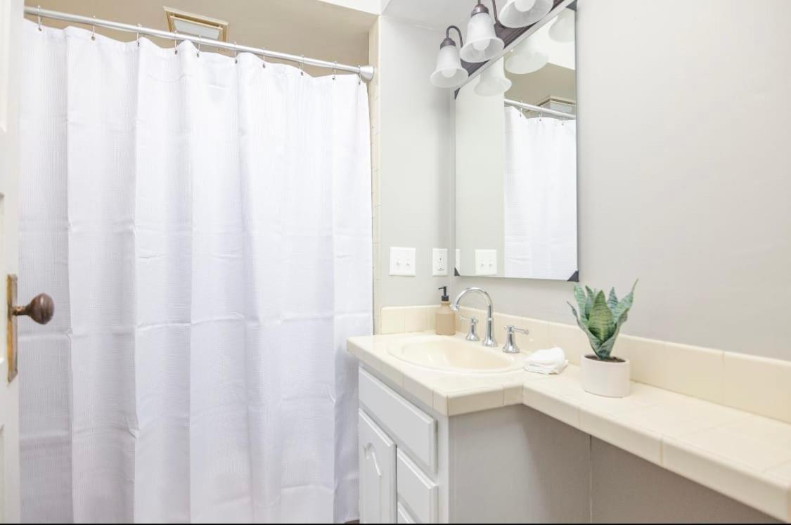 Spacious 2 Bedroom Home Near Ingersoll & Downtown Des Moines Exterior foto
